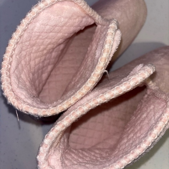 Muk Luks Pink Women's Slippers - Picture 6 of 9